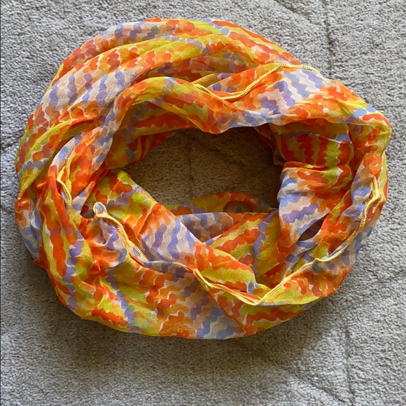 VINTAGE Silk Scarf - Picture 4 of 5
